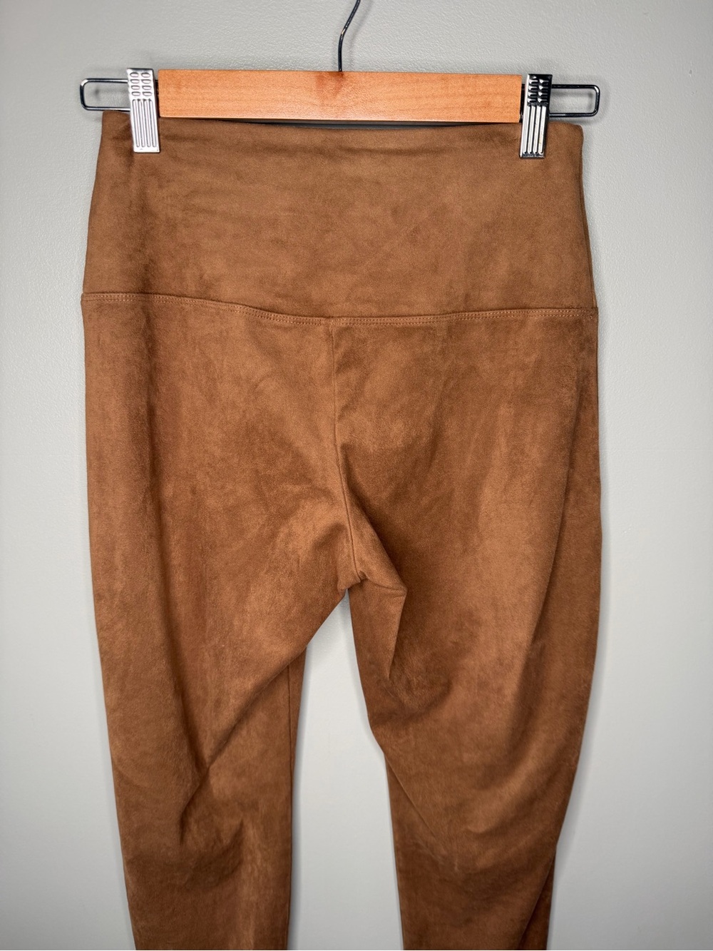 Ruby Ribbon Faux Suede Legging - Picture 6 of 8